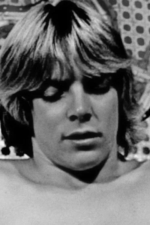 Danny Harper interpretando a (segment