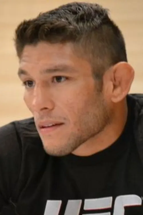 Danny Martinez interpretando a Self