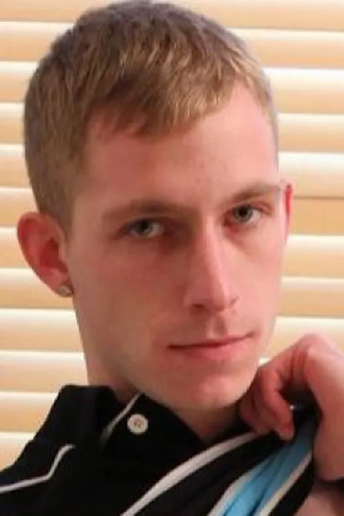 Danny T. interpretando a (archive footage)