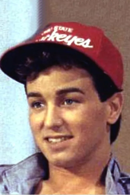 Danny Wade interpretando a