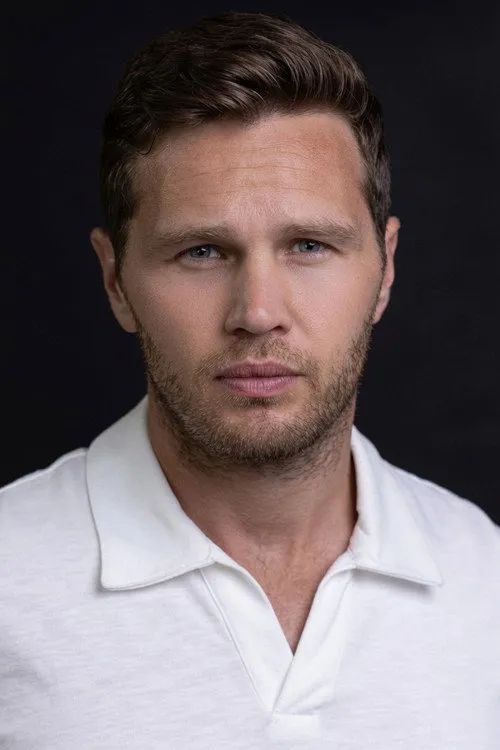 Danny Walters — personaje: Mike Weston