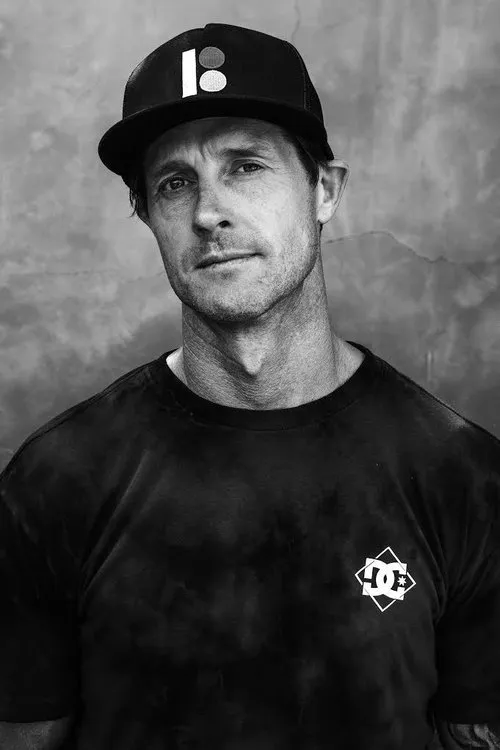 Danny Way interpretando a Self