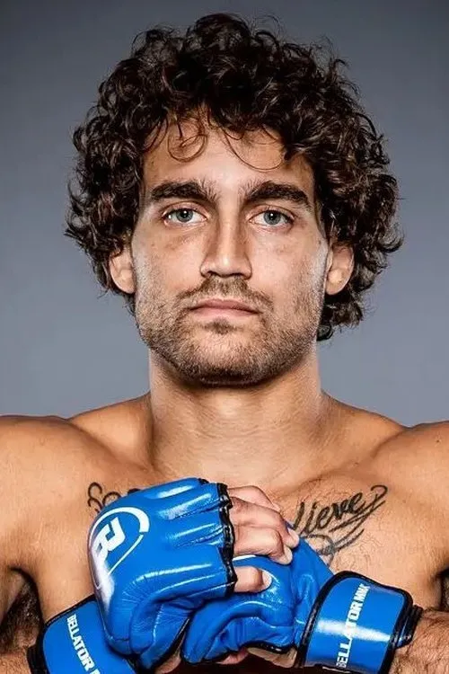 Dante Schiro interpretando a Himself