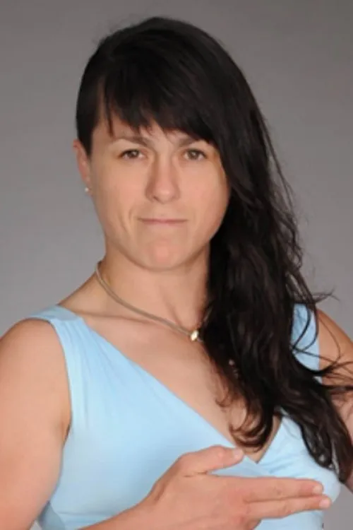 Daria Ibragimova interpretando a Self