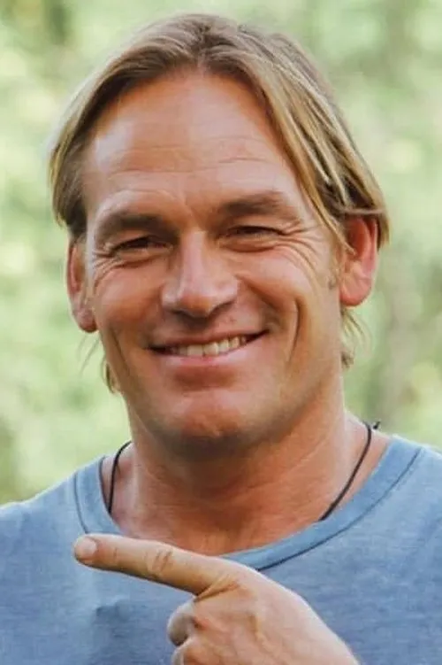 Darin Olien — personaje: Self