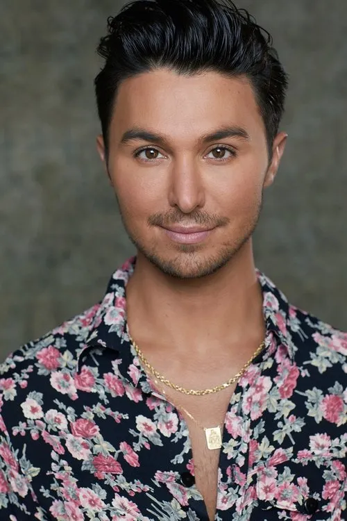 Darren Shin interpretando a 