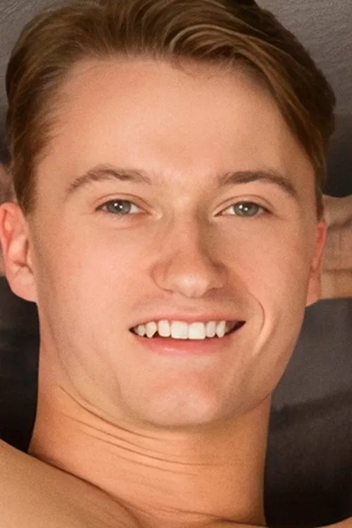 Darryl interpretando a (archive footage)