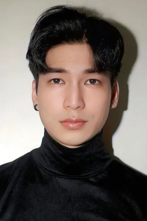 Daryll Rodriguez — personaje: Vee