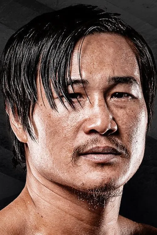 Dat Nguyen interpretando a Self