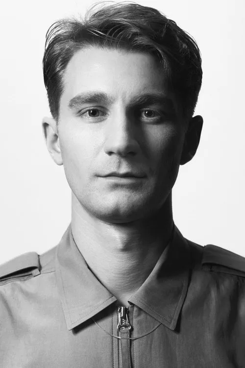 Drew MacFarlane ha trabajado con Dave Bayley en 2 ocasiones