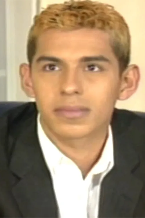 Dave Casino interpretando a