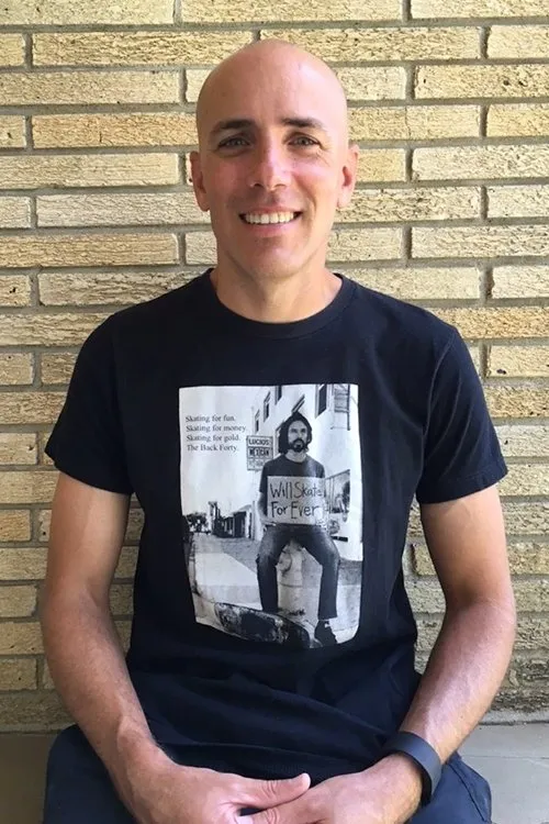 Danny Gonzales ha trabajado con Dave Mayhew en 1 ocasiones