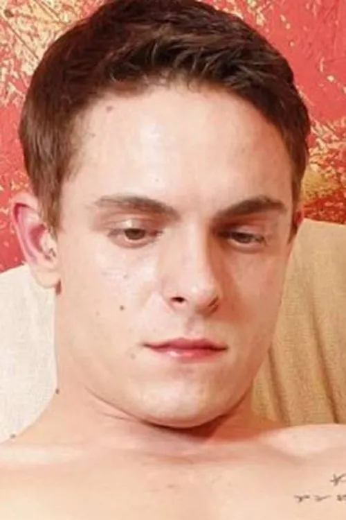 Dave Paris interpretando a (archive footage)