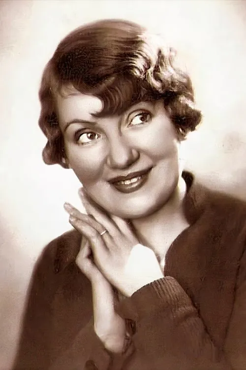 Sophie Réal ha trabajado con Davia en 1 ocasiones