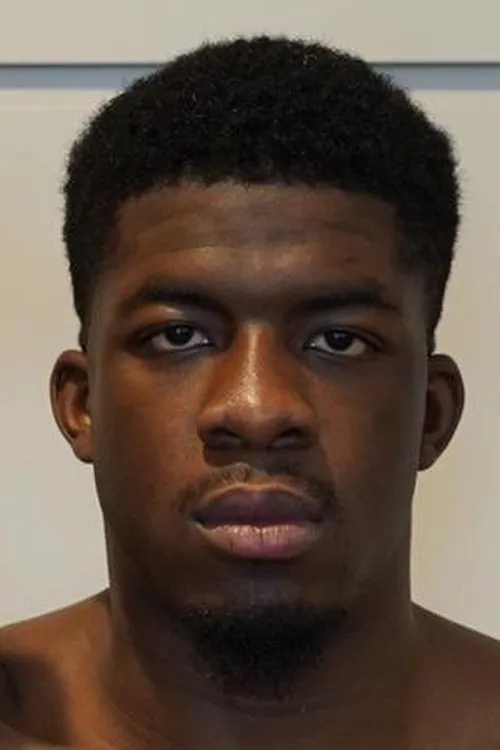 David Adeleye interpretando a Self