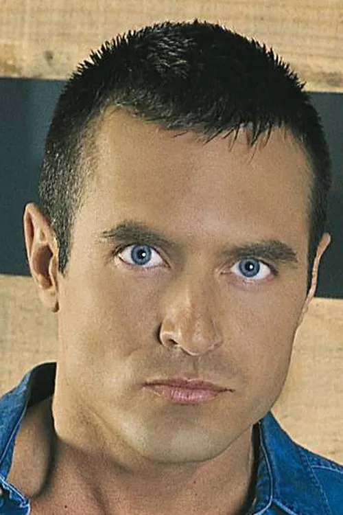 Brad Davis ha trabajado con David Bradley en 3 ocasiones