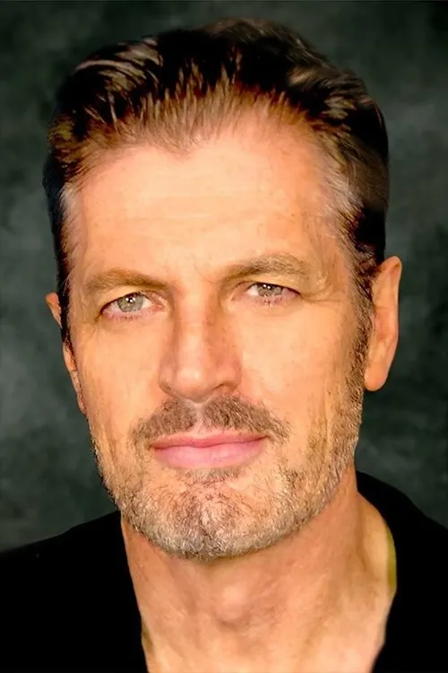 David Gould interpretando a The Mikado of Japan