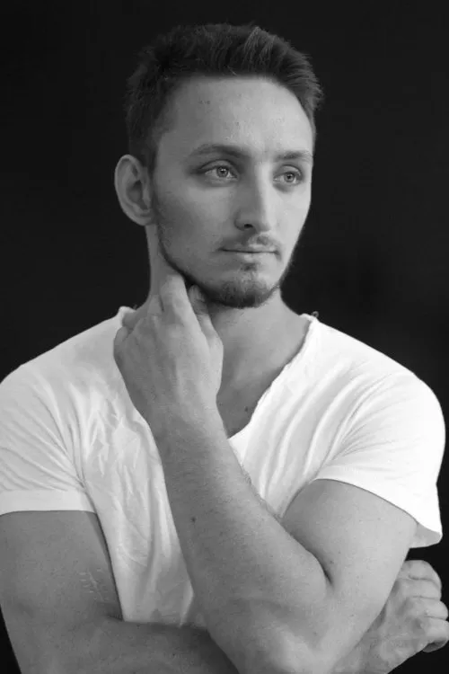 David Gur interpretando a Eran