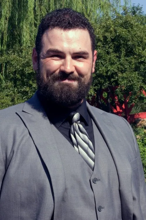 Tyler W. Moore ha trabajado con David J. Cantu en 8 ocasiones