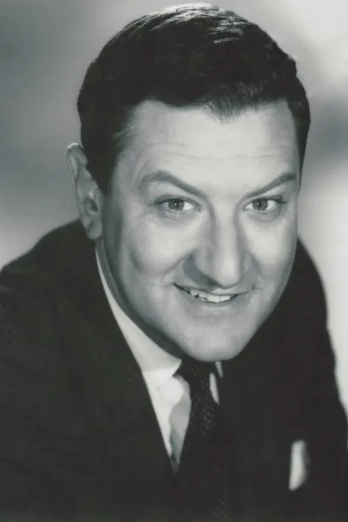 David Ketchum interpretando a Camp Director