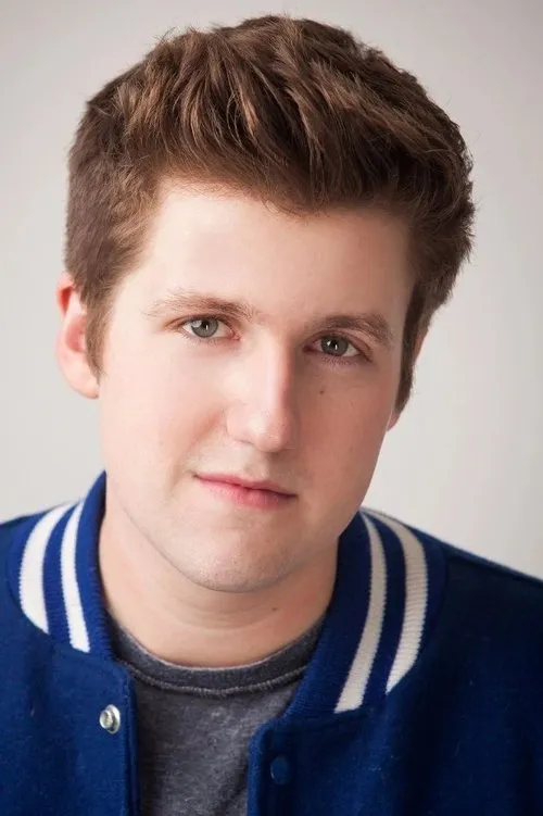 David Michael Paul interpretando a Schwartz