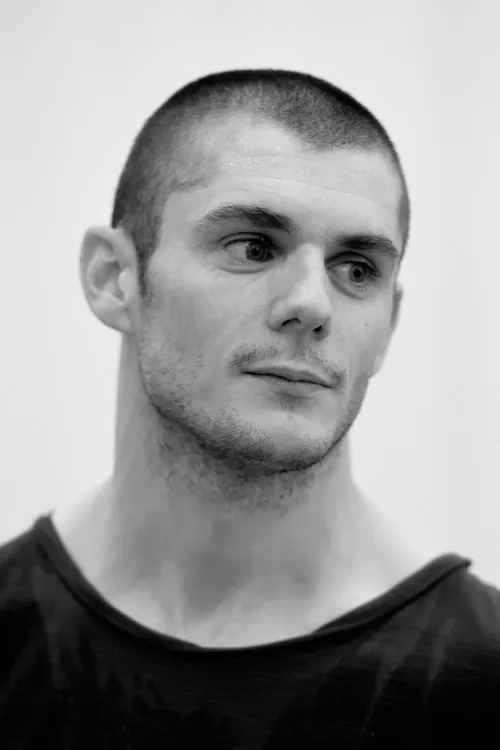 Ruth Nichol ha trabajado con David Raymond en 1 ocasiones