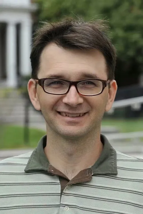 Isabel Gillies ha trabajado con David Redmon en 1 ocasiones