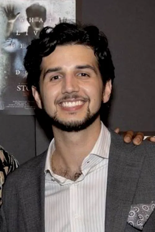 Sarah J. Bartholomew ha trabajado con David Treviño en 1 ocasiones