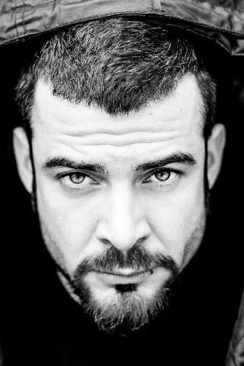 Adrián Pino ha trabajado con David Valderrama en 1 ocasiones