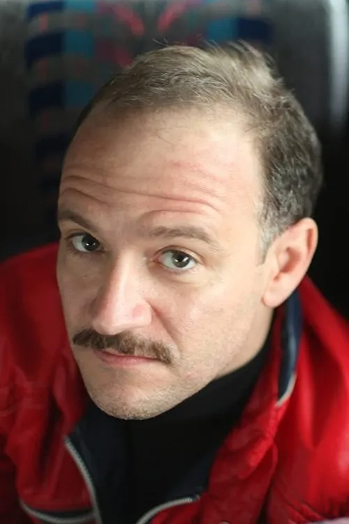 David Zellner interpretando a Henry