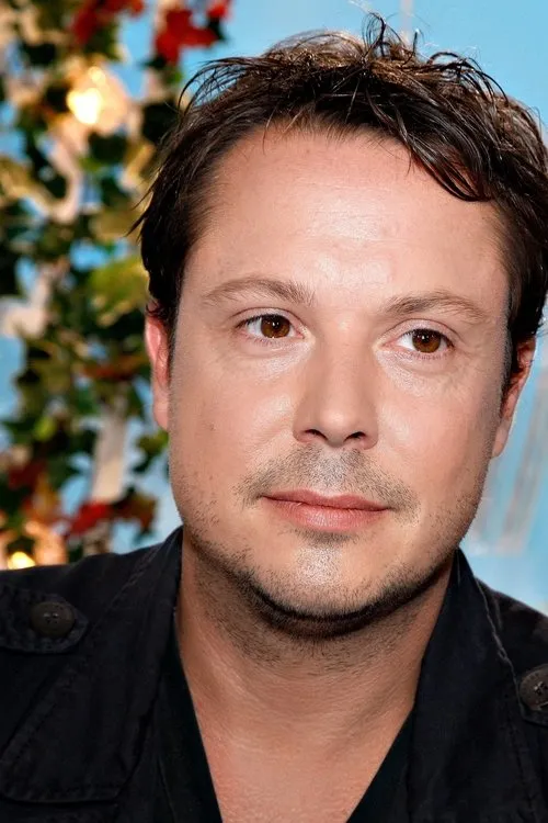 Davy Sardou interpretando a 