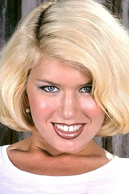 Maxi Mounds ha trabajado con Dawn Stone en 3 ocasiones