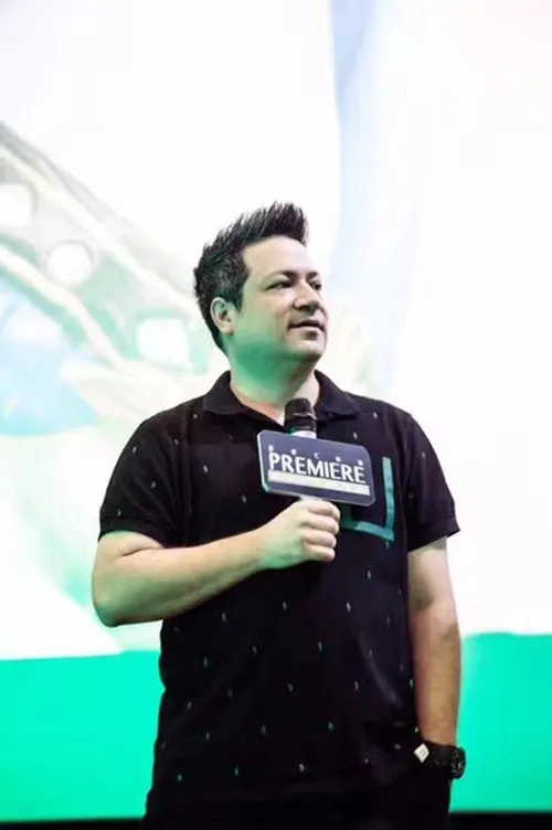 Lisa S. ha trabajado con Dayyan Eng en 1 ocasiones