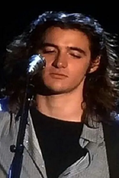 Deacon Frey interpretando a Himself