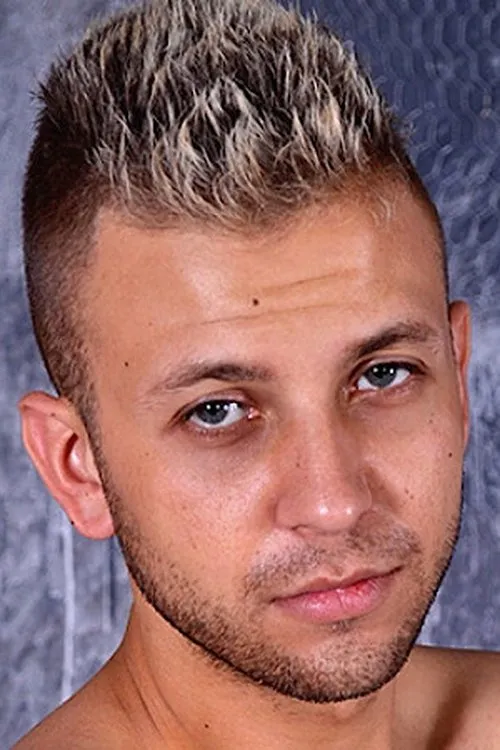 Casper Ellis ha trabajado con Deacon Hunter en 9 ocasiones