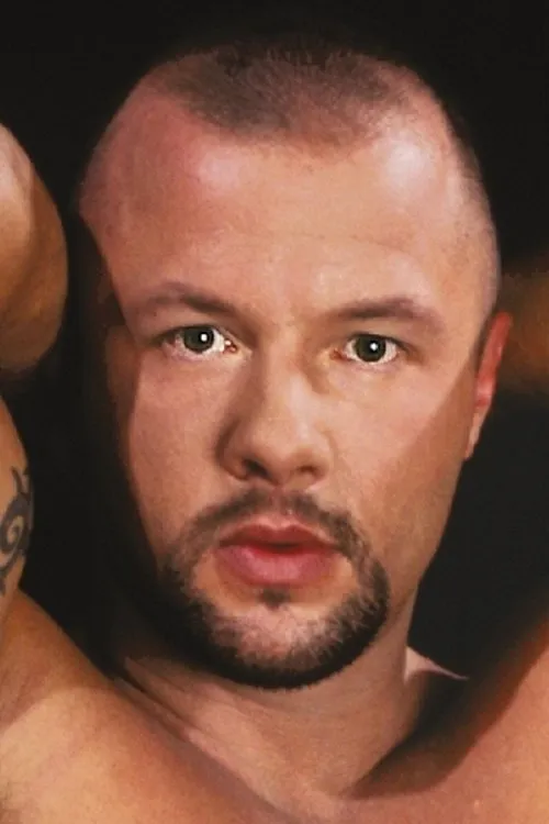 Dean Coulter interpretando a