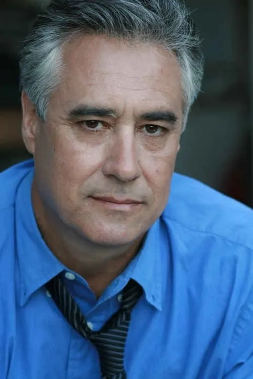 Dean Gosdin interpretando a