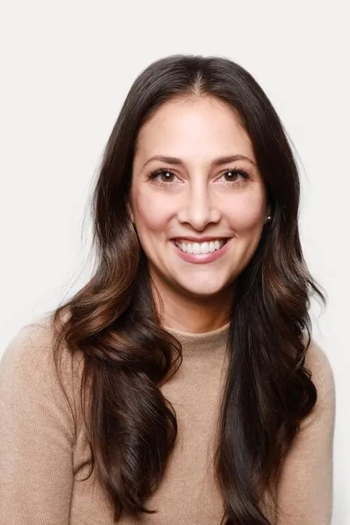 Deanna Casaluce interpretando a Sofia