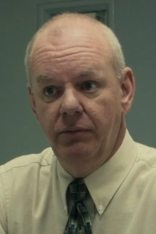 Decker Moody interpretando a Detective Don Taylor