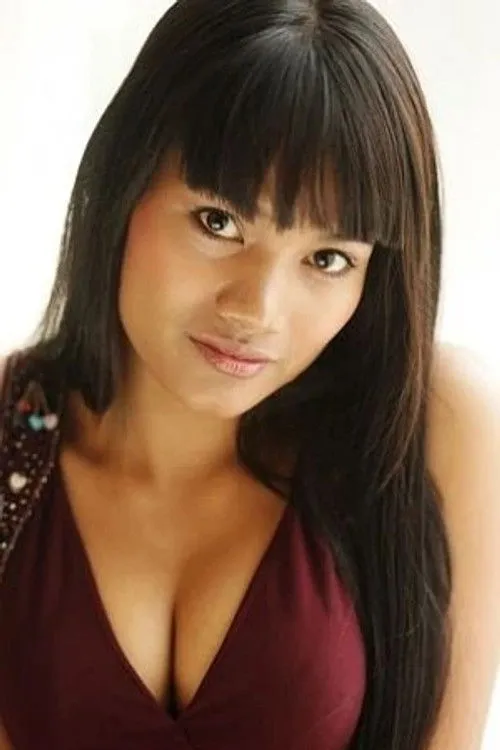 Elizabeth Lackgren ha trabajado con Deedee Kumphasee en 1 ocasiones