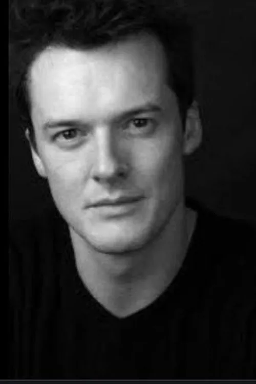 Christopher Fox ha trabajado con Del Synnott en 1 ocasiones