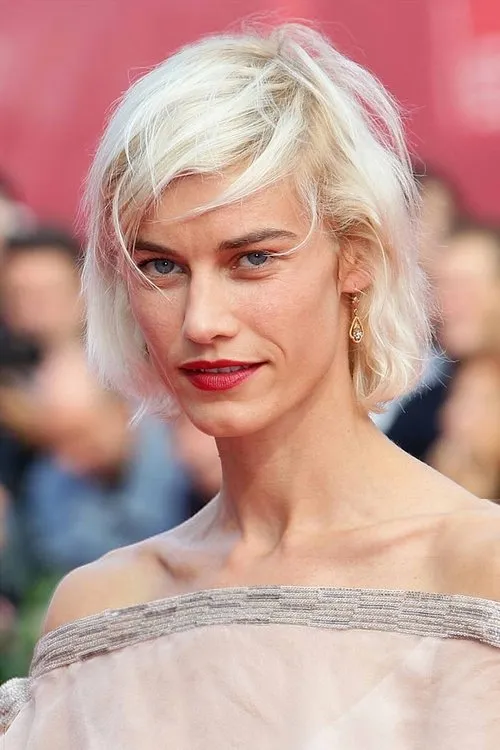 Delfine Bafort interpretando a Vicky