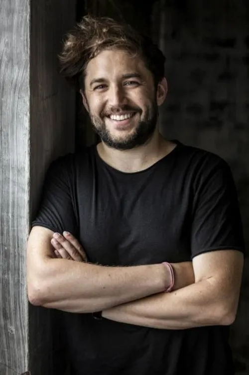 Dempsey Hendrickx interpretando a Dempsey