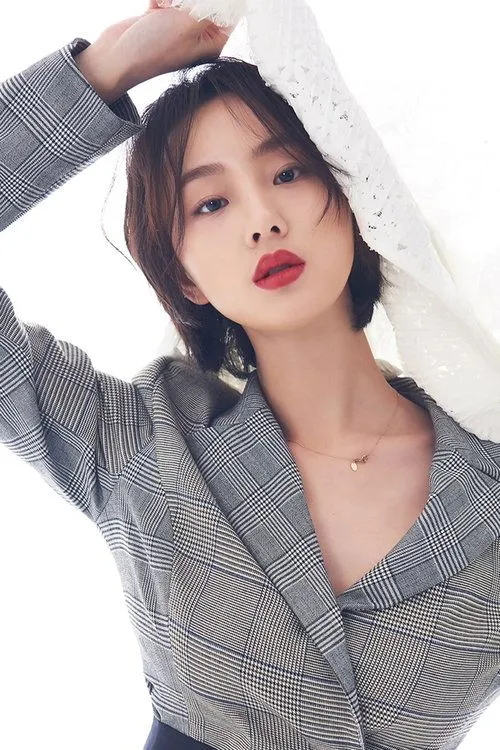 Deng Yuli — personaje: Song Qiqi