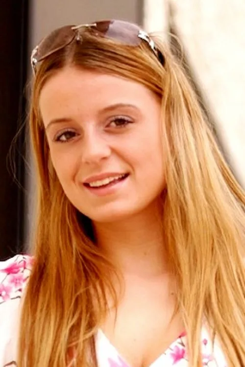 Denice Klarskov interpretando a 