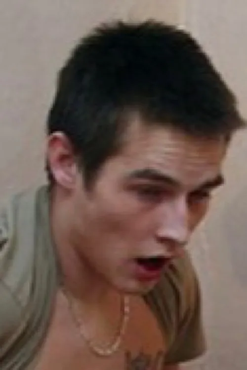 Denis Simons interpretando a 