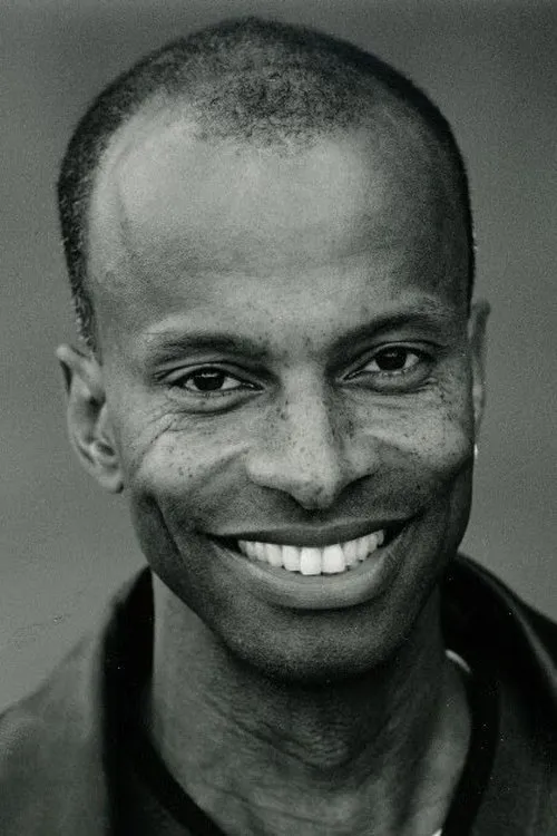 Denis Simpson en su biografía y filmografía