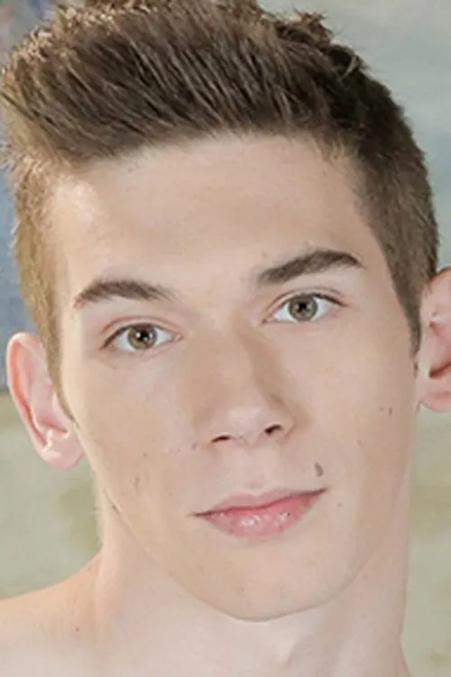 Denis Skala interpretando a 