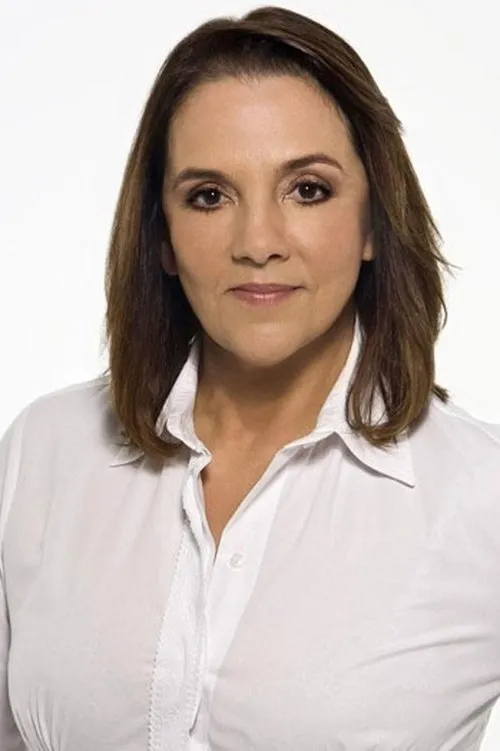 Denise Del Vecchio interpretando a Emilia Borba