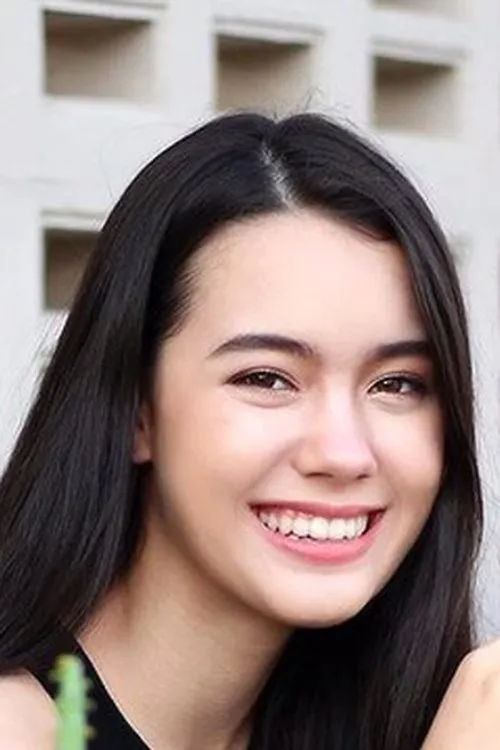 Denise Jelilcha Kapaun interpretando a Yad